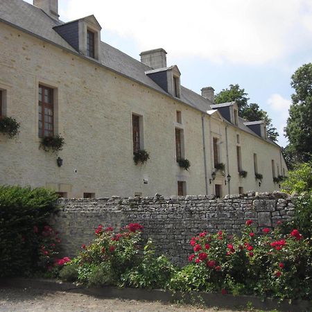 Hotel Le Manoir De Mathan Crepon A La Campagne 5 Mn D'Arromanches Et 10 Mn De Bayeux المظهر الخارجي الصورة