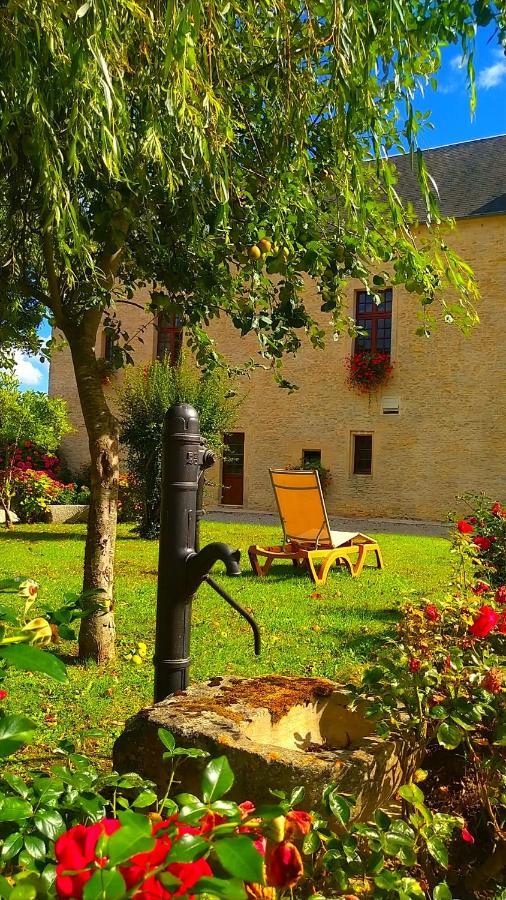 Hotel Le Manoir De Mathan Crepon A La Campagne 5 Mn D'Arromanches Et 10 Mn De Bayeux المظهر الخارجي الصورة