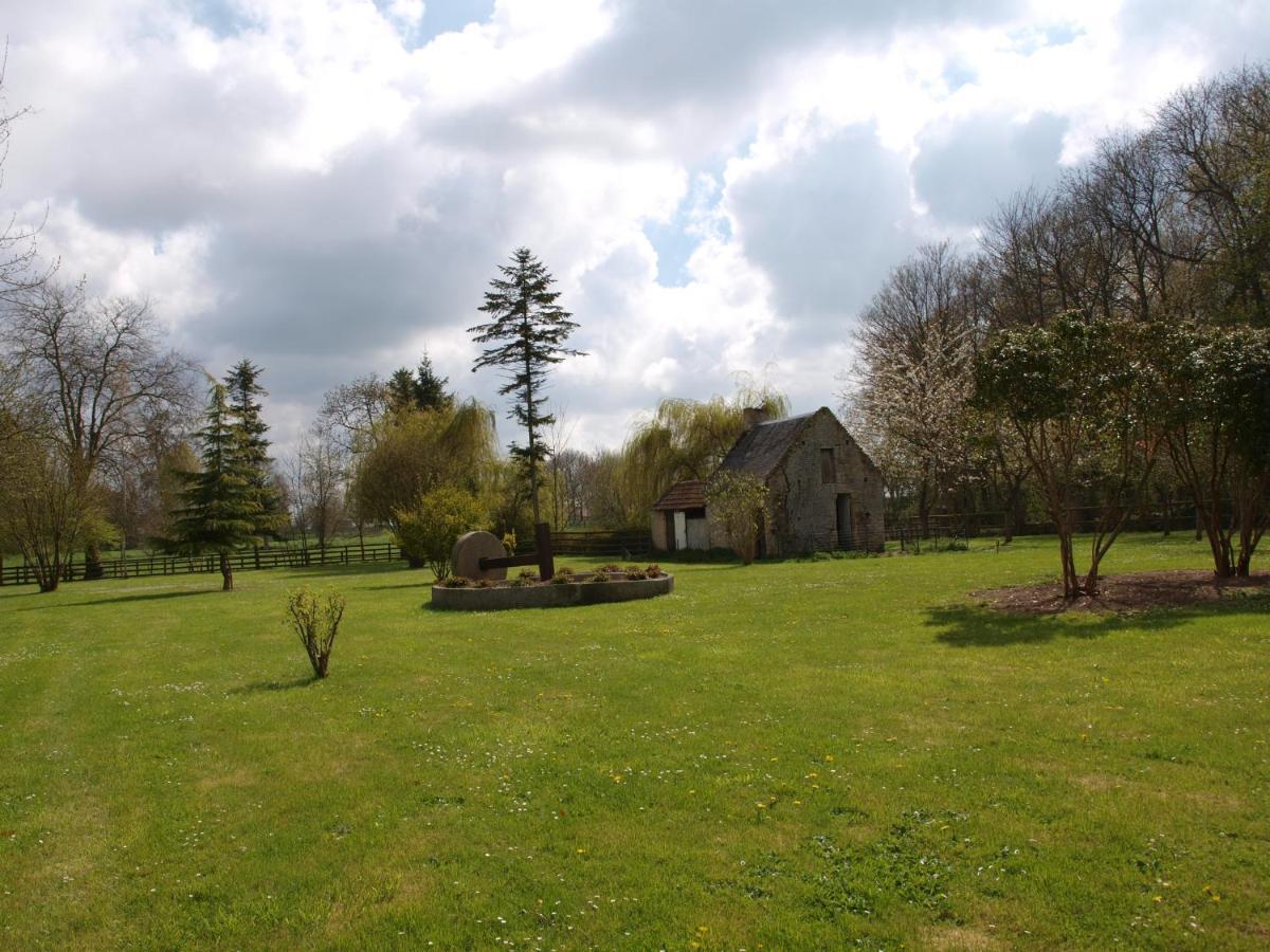 Hotel Le Manoir De Mathan Crepon A La Campagne 5 Mn D'Arromanches Et 10 Mn De Bayeux المظهر الخارجي الصورة