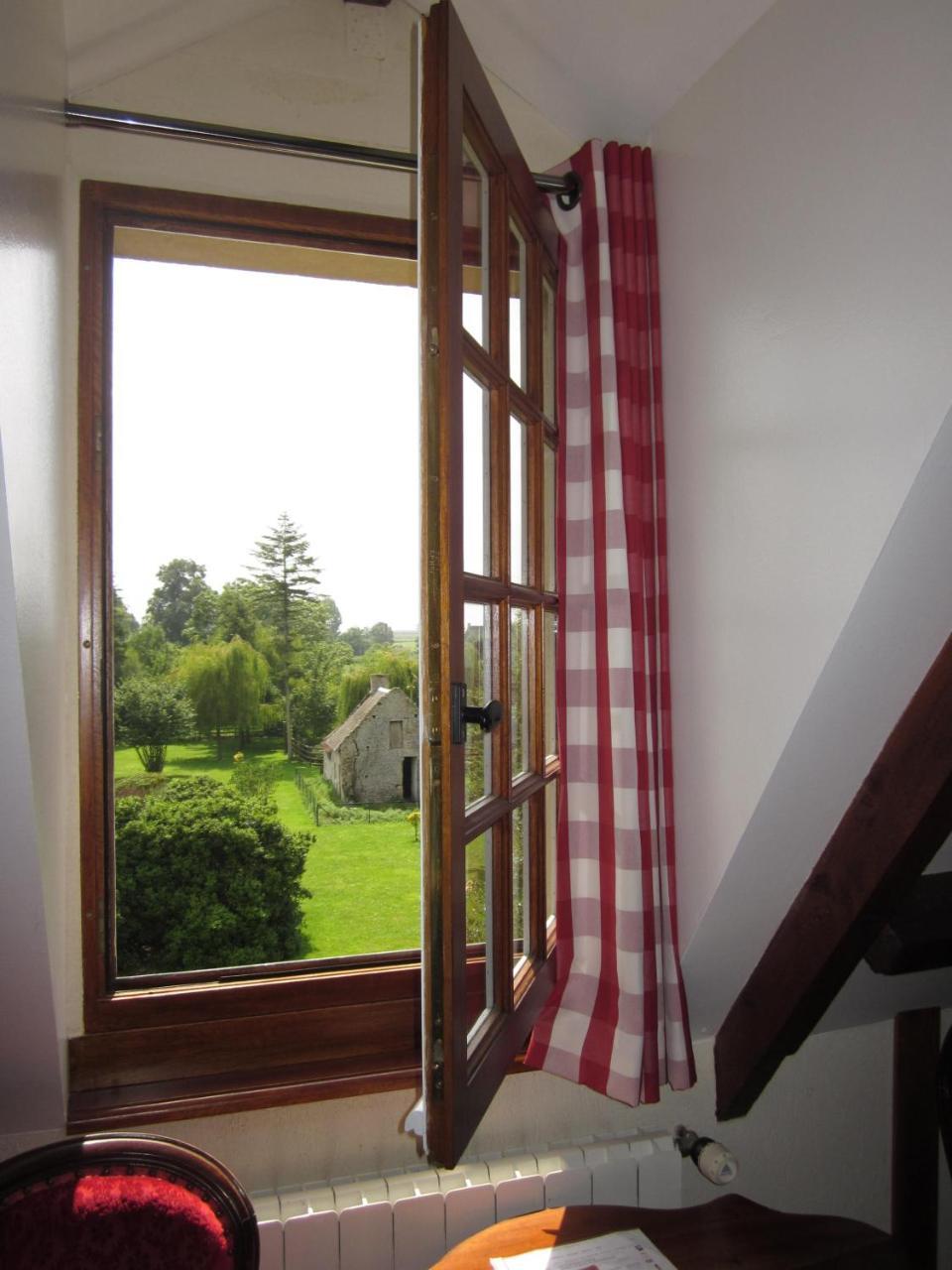 Hotel Le Manoir De Mathan Crepon A La Campagne 5 Mn D'Arromanches Et 10 Mn De Bayeux المظهر الخارجي الصورة